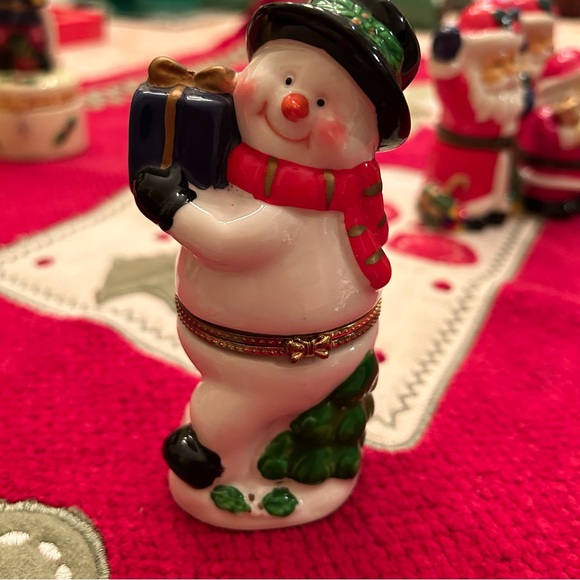 Christmas Porcelain Trinket Boxes - Picture 6 of 15